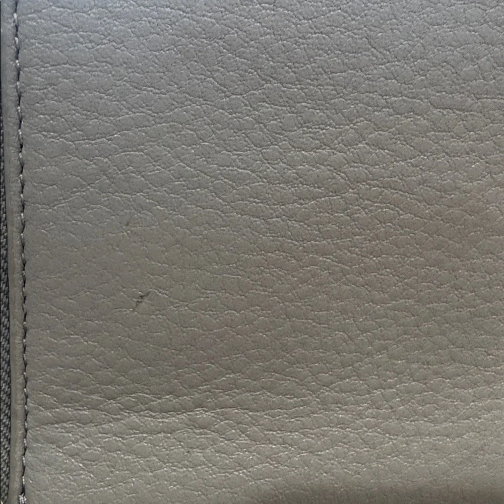 Tory Burch Beige Leather clutch